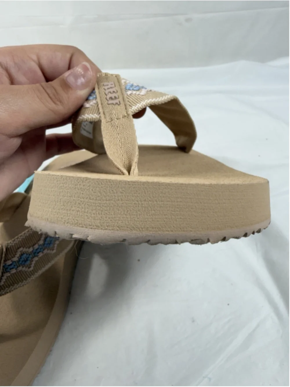 Reef Beige Foam Flip Flops Womens Size 8 Casual Beach Sandals